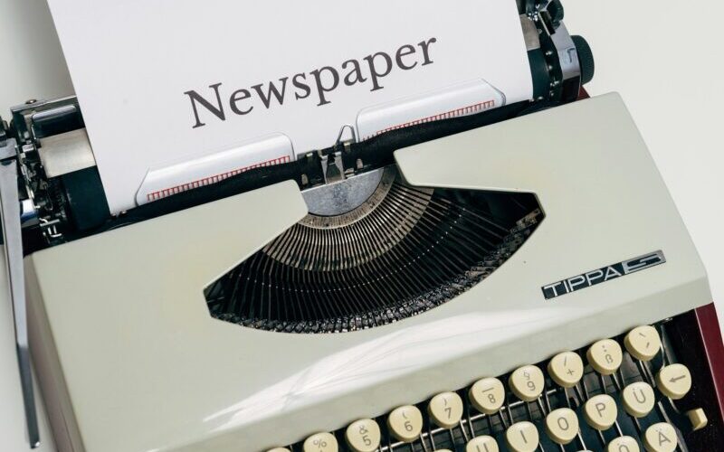 Old news. How independent media influence the public debate