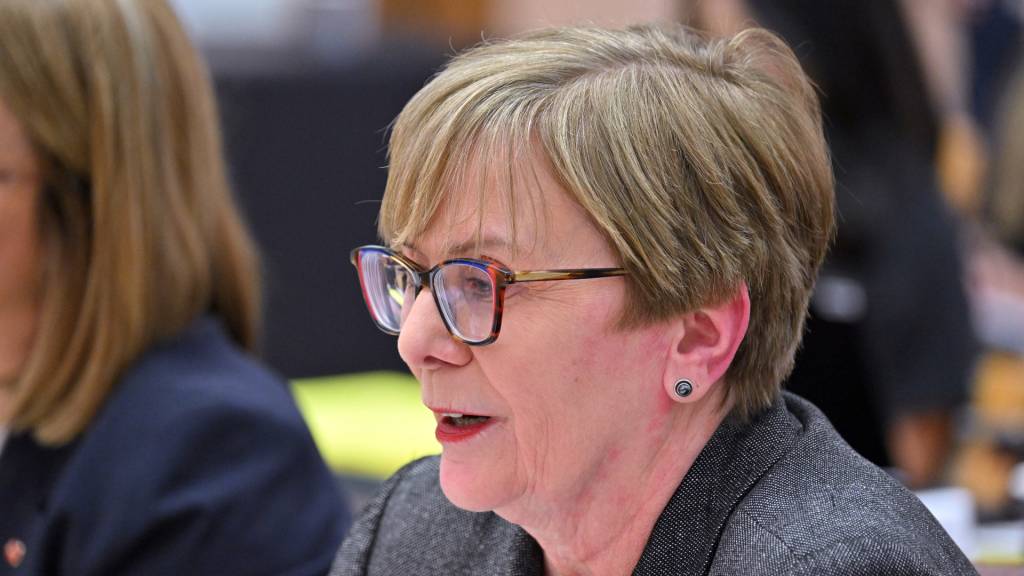 ACMA moves to block illegal gambling sites from local market
