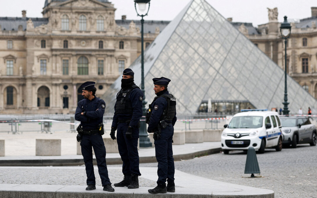 What we know about robbery at Louvre Museum in Paris