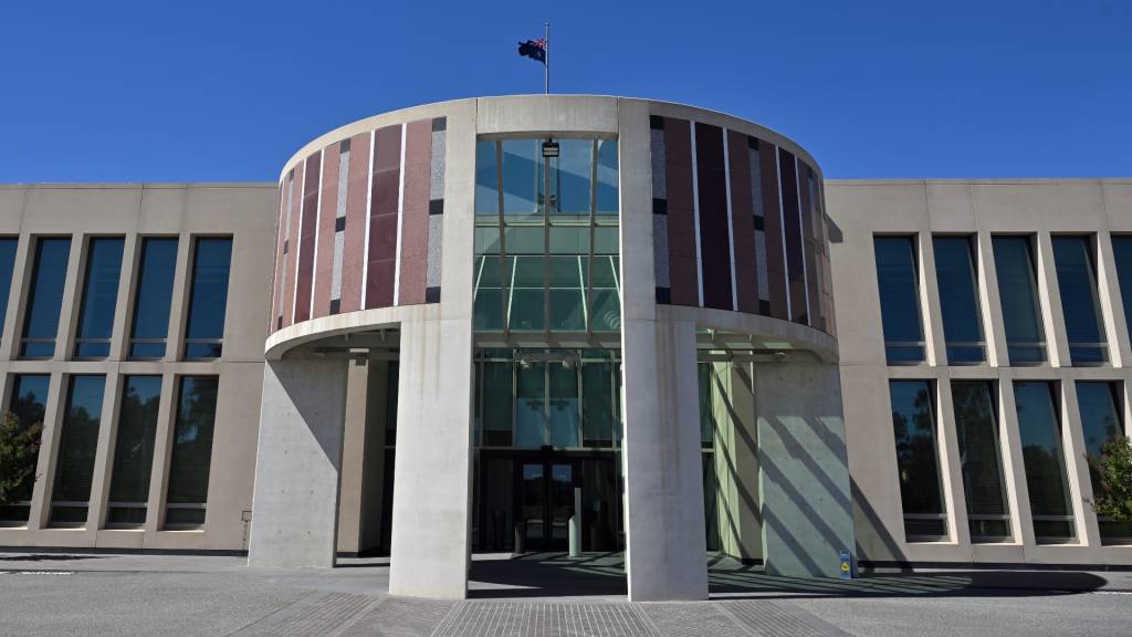 Housing Australia chair resigns