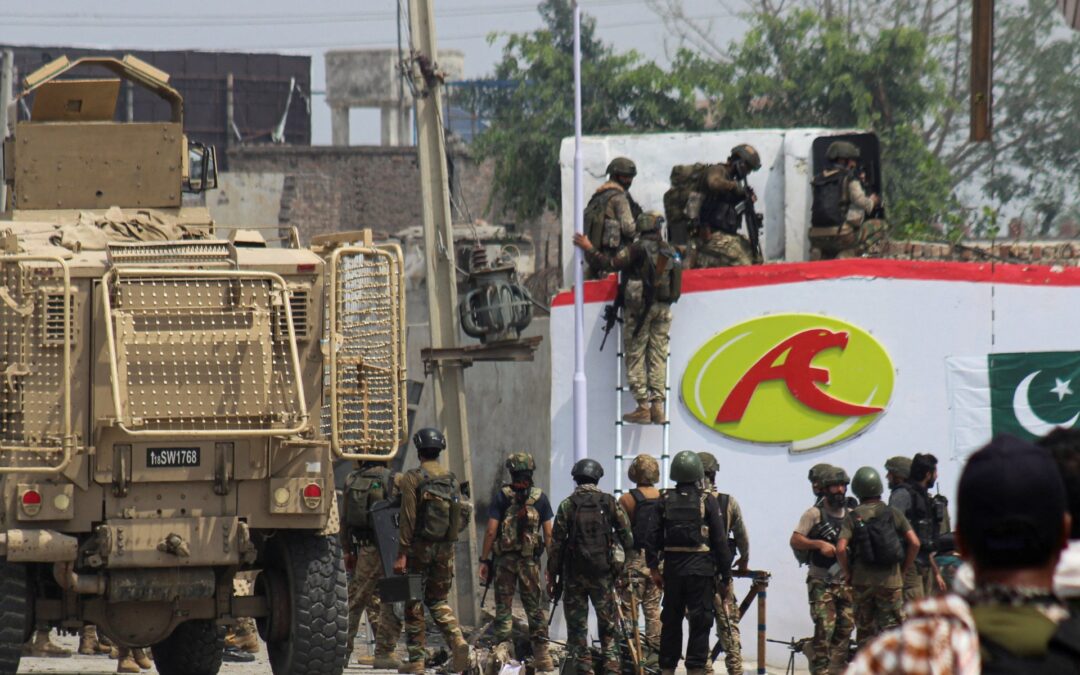 Pakistani forces kill 23 fighters in wave of Afghan border raids