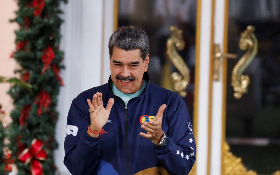 Airlines cancel Venezuela flights amid US warnings and military buildup