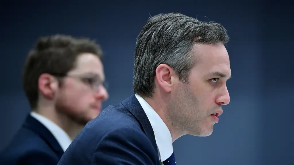 Santow tips the bucket on ‘AI slop’