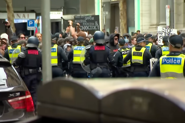 Physical resistance, rocks and how to build a mass movement