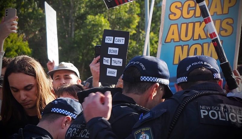 Chris Minns – pepper spray for peace protestors one day, lunch at war-crimes-lobby the next