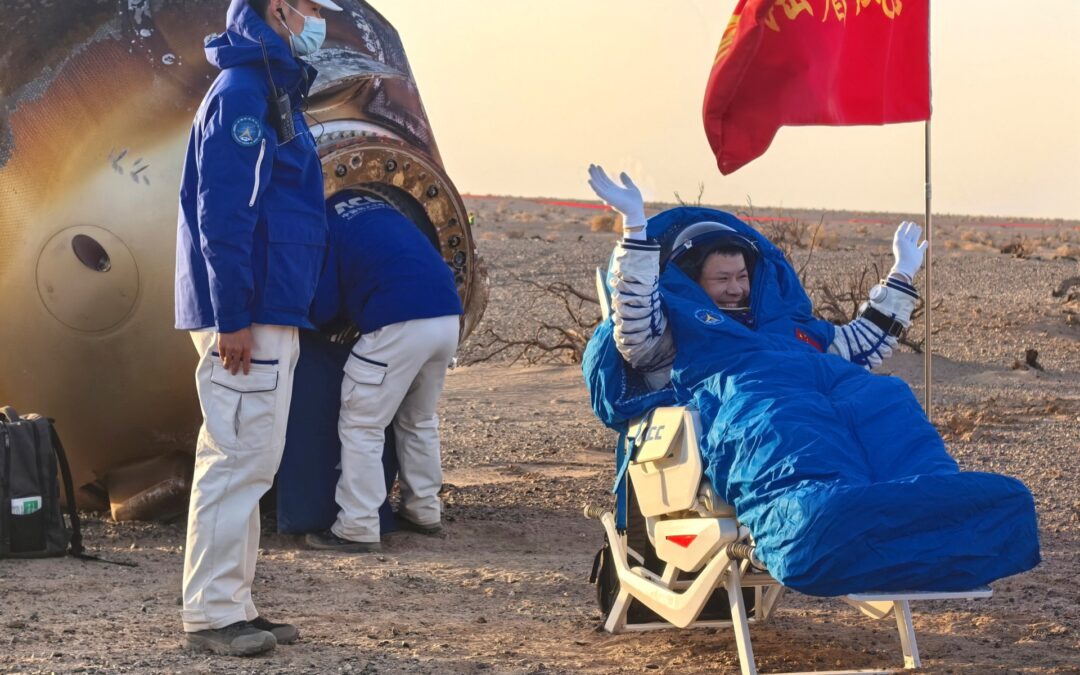 China sends spacecraft to pick up stranded astronauts