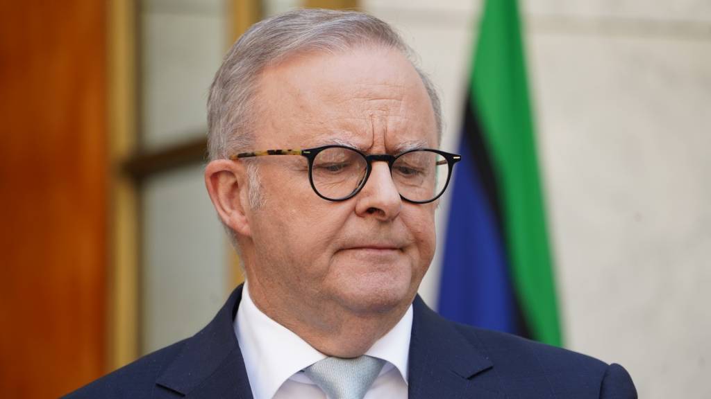 Bondi terror prompts PM to announce law reform, national security clamp-down