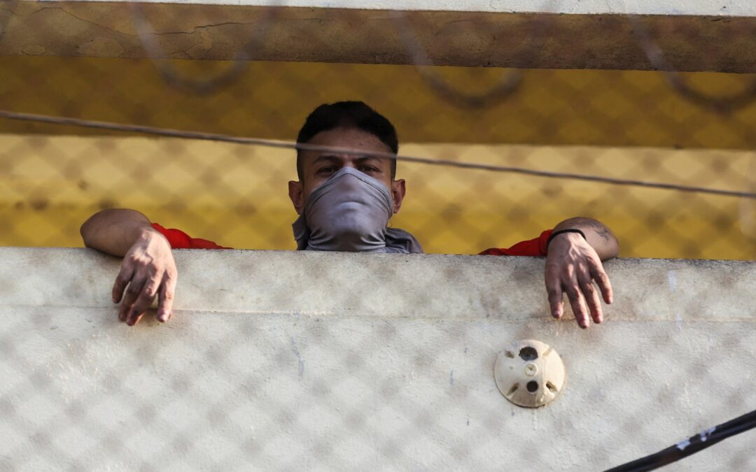 Guatemala prisoners take workers hostages in riots across three facilities