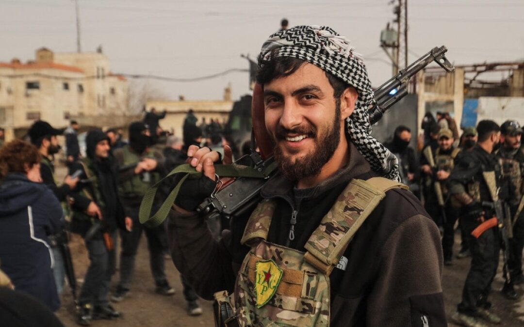 US transfers ISIL detainees to Iraq as northeast Syria base draws down