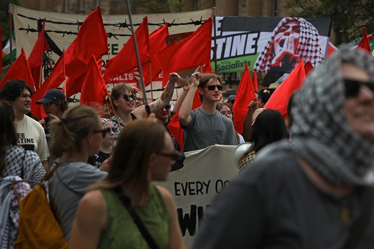 Mono-fanaticism in a sunburnt country