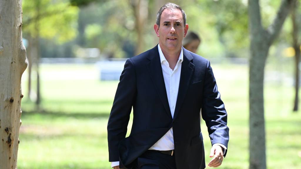 Public sector wage growth still ahead of inflation