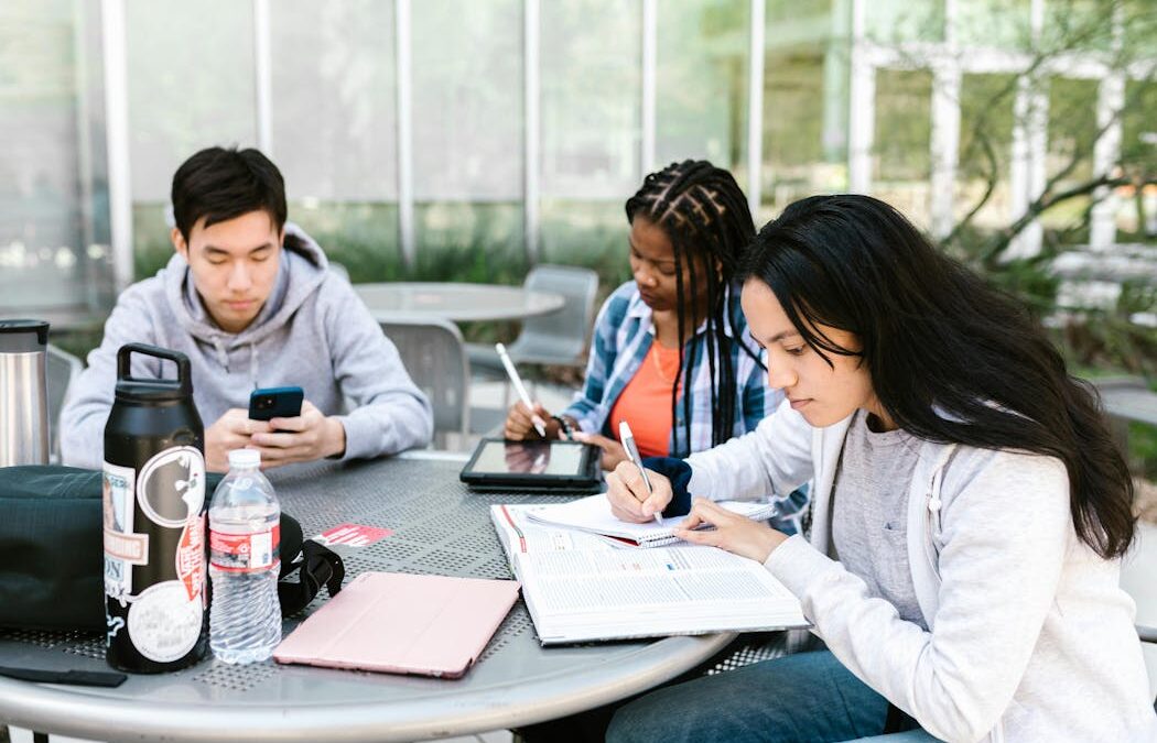 6 tips to survive and thrive in your first year of university