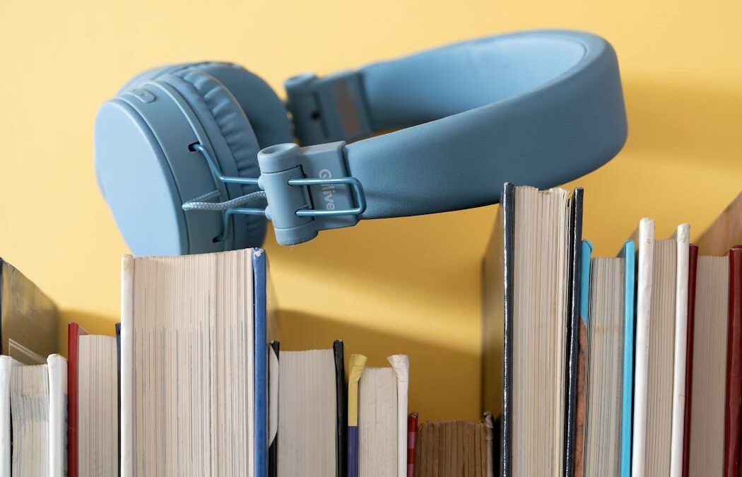 Publishing tips, poetry and witty takes on classics: 6 of the best Australian literary podcasts