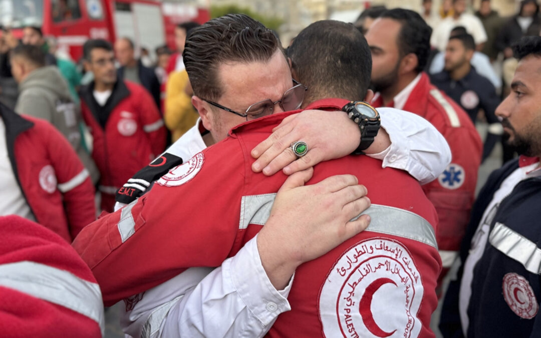 Israeli forces fired 900 bullets at Gaza medical convoy, new report reveals