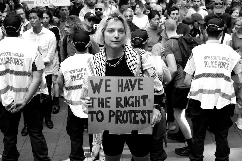 Before the baton falls. How power and framing normalised violence