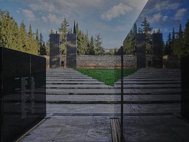 Greece signs a preliminary deal with a Belgian collector to buy WWII photos of Nazi executions