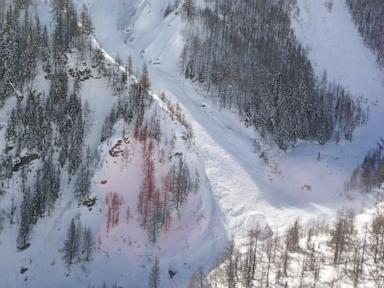 Off-trail avalanche kills 2 skiers and injures 1 in northern Italy