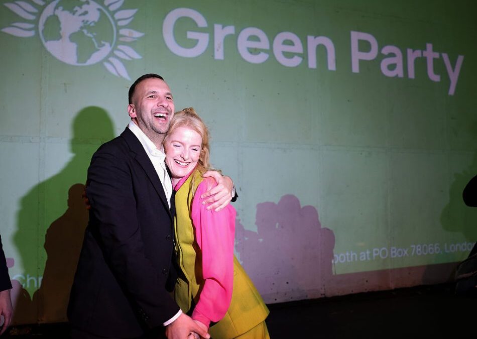 Greens hit second place in polls