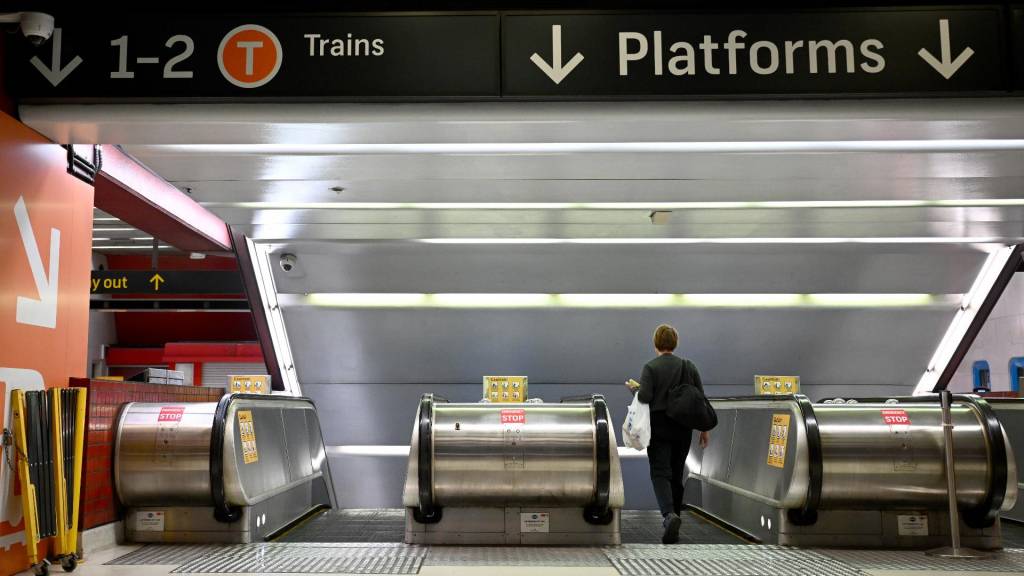 XPT replacements hit rails in NSW, retirement timetable still unavailable