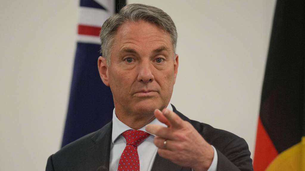 Sending Australian navy to Middle East not a priority