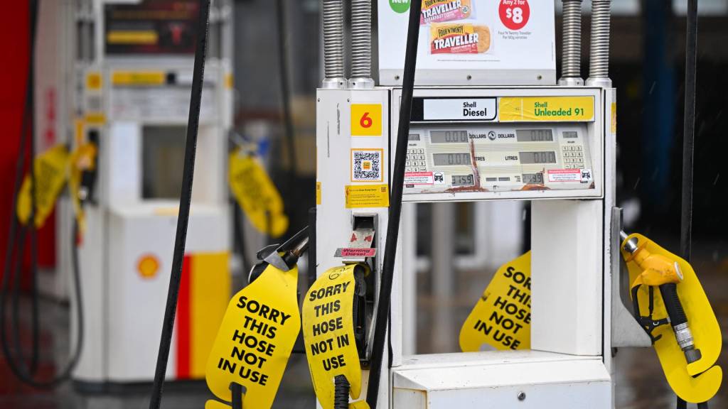 States pump public transport cost cuts hard to reduce fuel cost pressures