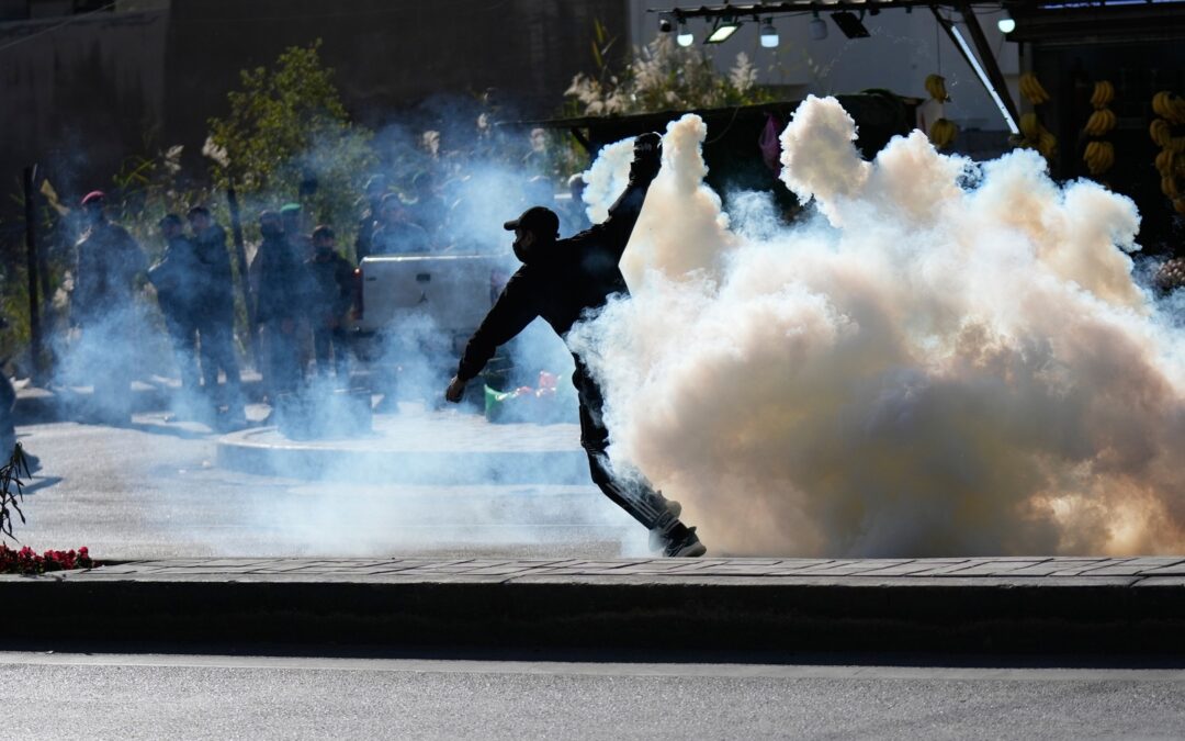 Iraqi police disperse pro-Iran protesters near US embassy