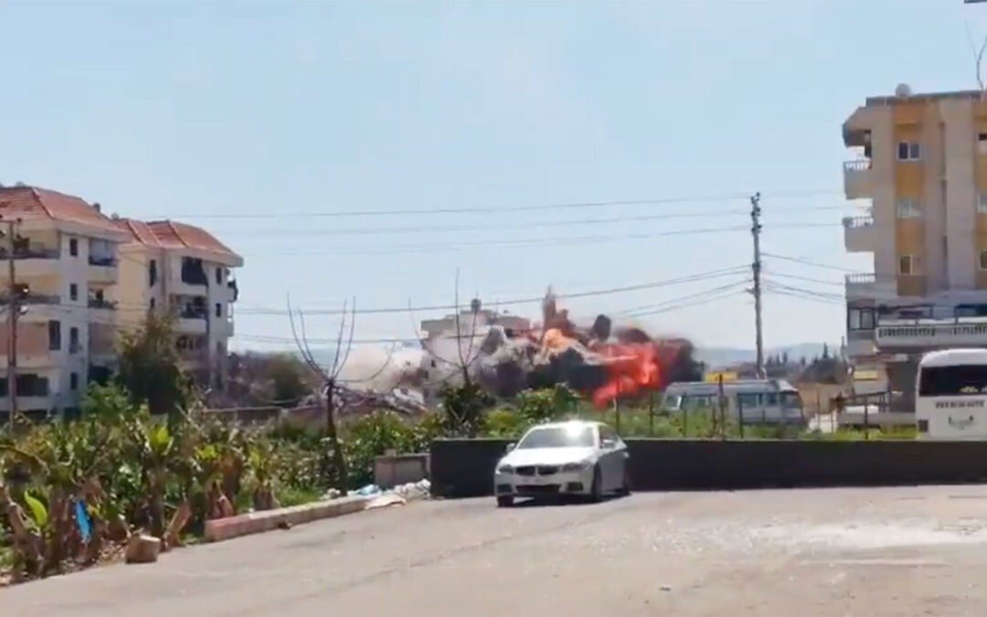 Israeli air strike targets building in south Lebanon