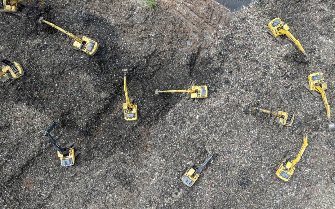 Search efforts suspended after deadly Indonesia landfill collapse