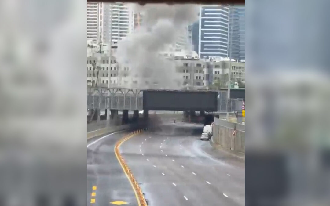 Moment Iranian strike hits central Tel Aviv