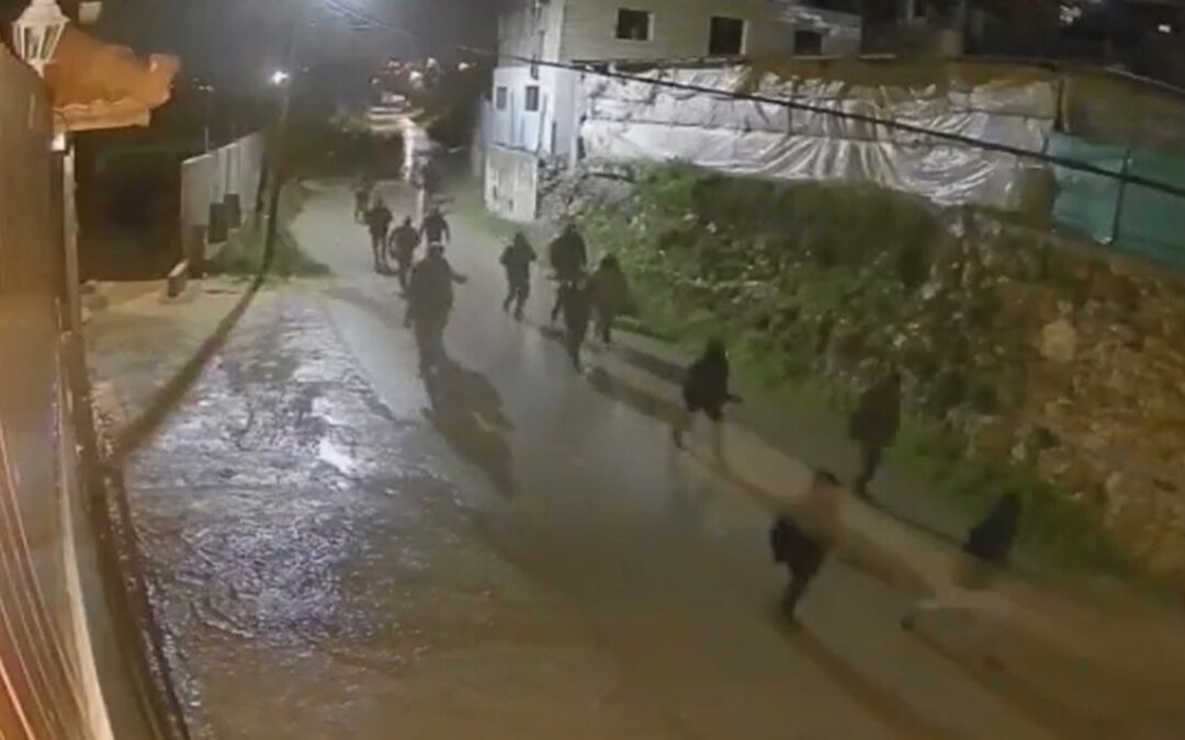 Israeli settlers violently storm through occupied West Bank
