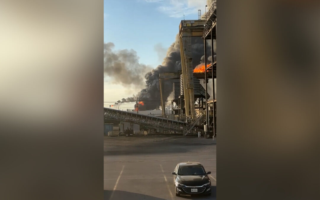 Texas oil refinery in flames after explosion