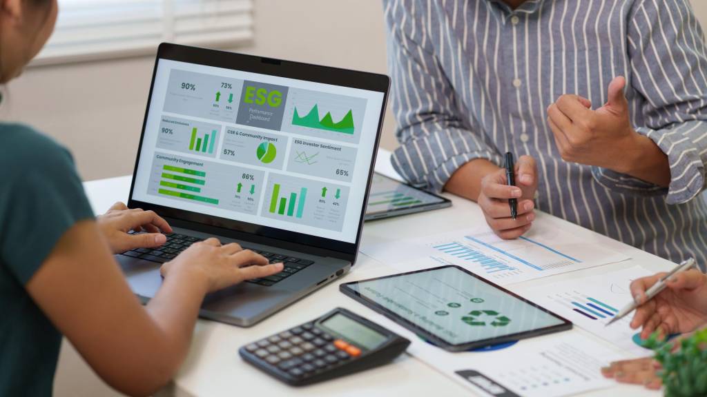 Authorities join forces to teach the ABCs of sustainability reporting