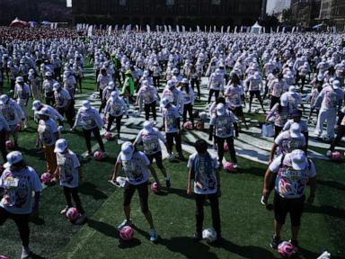 Mexico City sets the world record for the largest soccer class