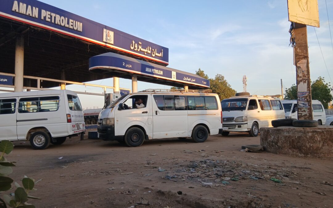 Sudan power crisis: Studying using candles, counting gas station trips