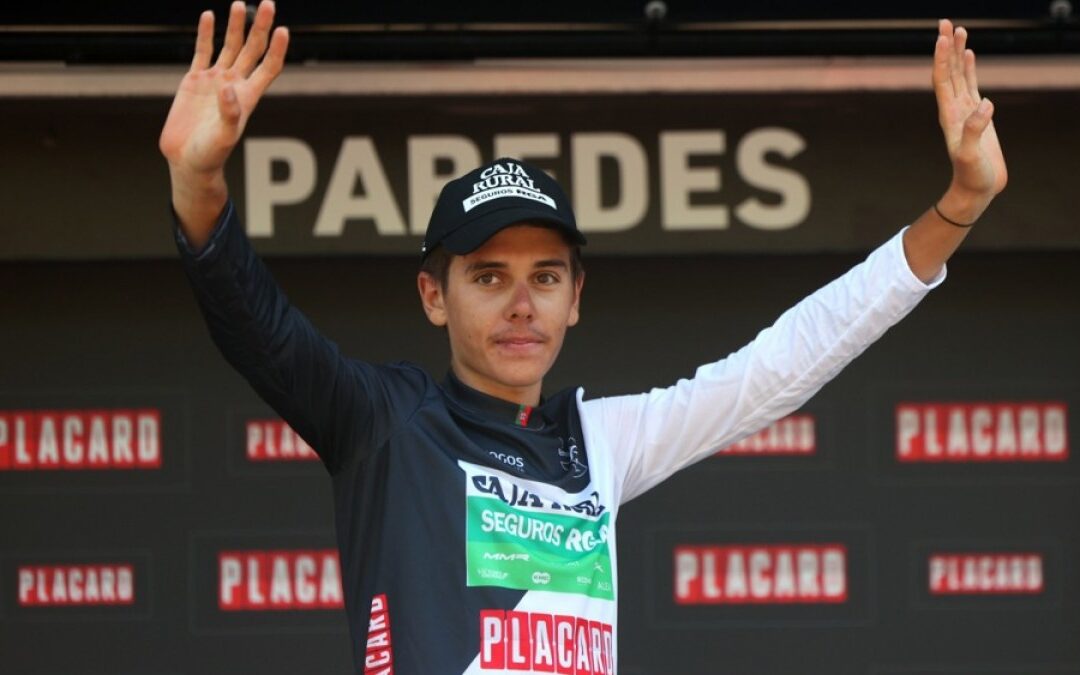 Spanish cyclist Guardeno airlifted to intensive care after training crash