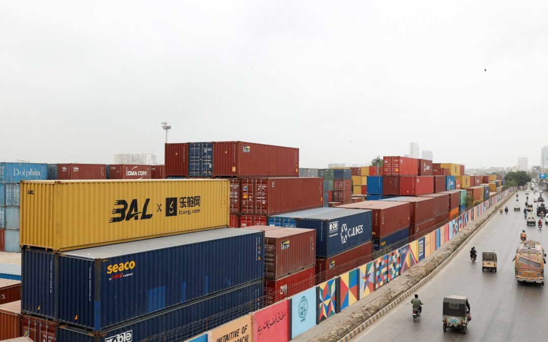 Pakistan opens up road trade routes into Iran amid Hormuz blockade