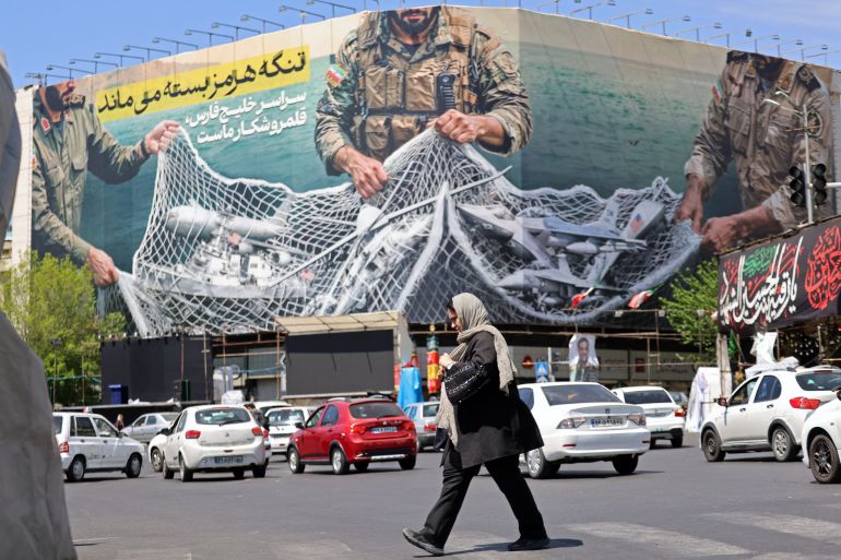 Iranian authorities remain defiant, urge supporters to stay in streets
