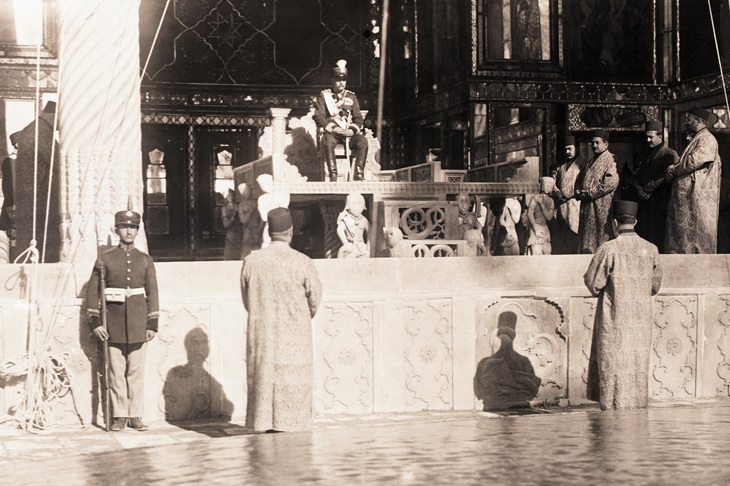 From the coronation to a modern civilisation