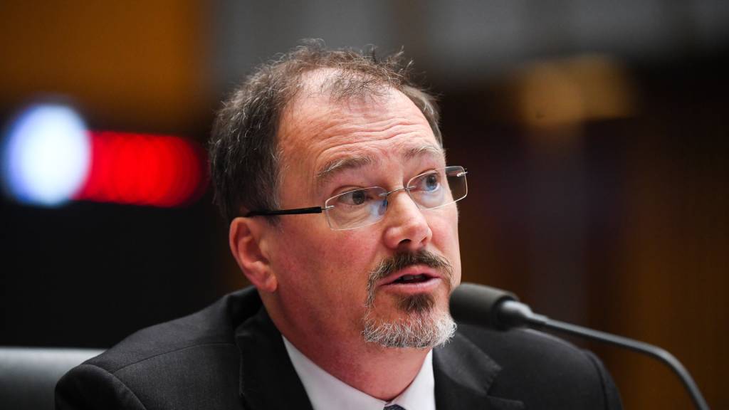 Commonwealth ombud gives Comcare gold star for improvement