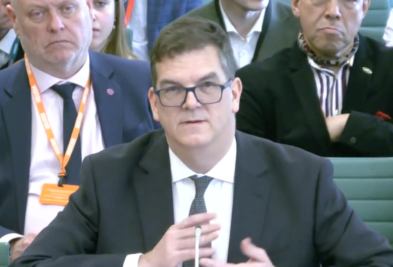 Olly Robbins hits back over Mandelson’s vetting