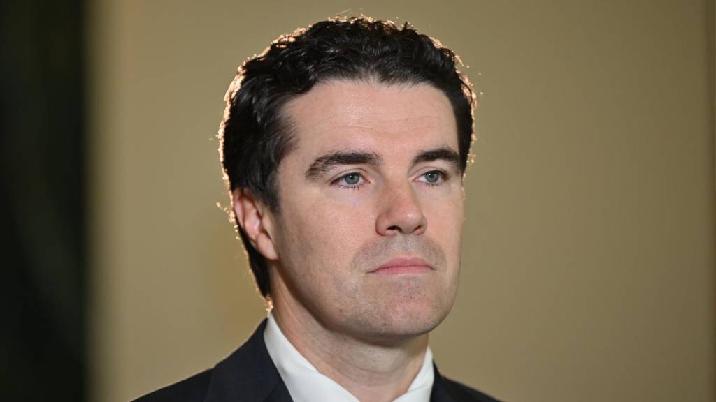 Federal government declines action on AI in schools