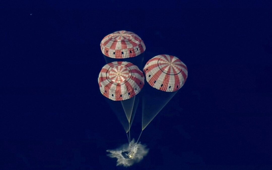 Moment Artemis II splashes down after moon mission
