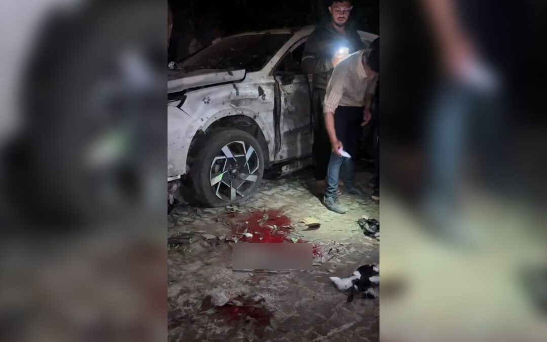 Israeli air strike hits crowd in Gaza City