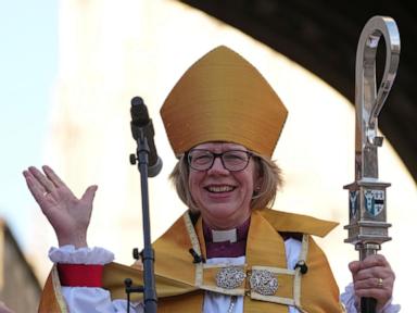 Archbishop of Canterbury meets with pope and prays at the Vatican