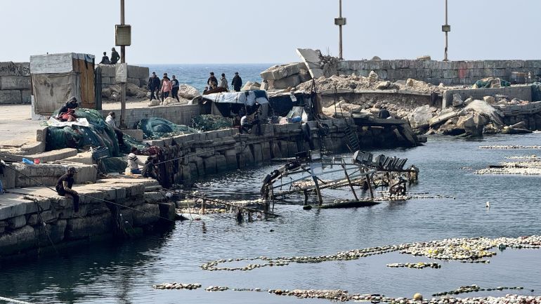 Strait of Hormuz blockade and other major naval sieges in modern times