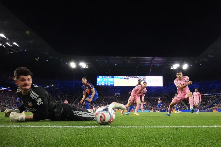 Lionel Messi scores two goals as Inter Miami rally to beat Cincinnati