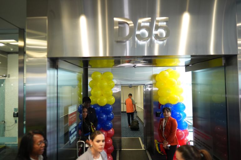 First US-Venezuela flight lands in Caracas after seven-year suspension