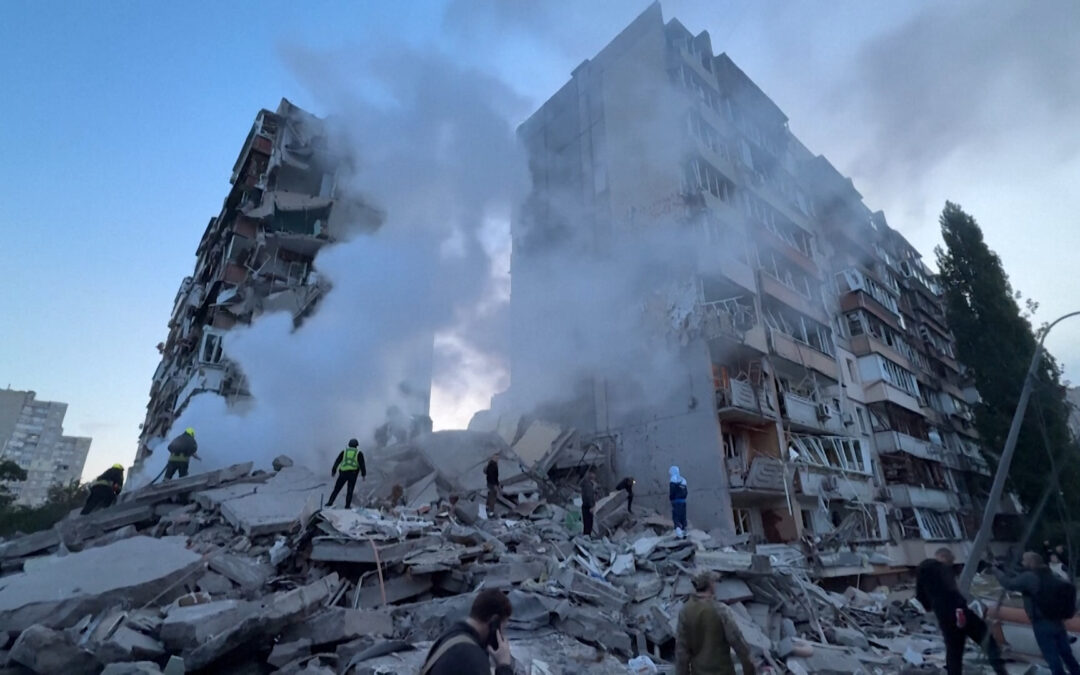 Kyiv building collapses after Russian strike, reportedly trapping residents