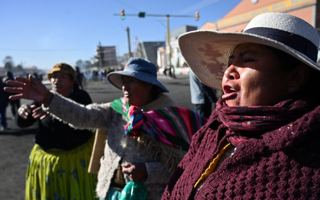 Bolivia launches early-morning crackdown on roadblocks outside La Paz