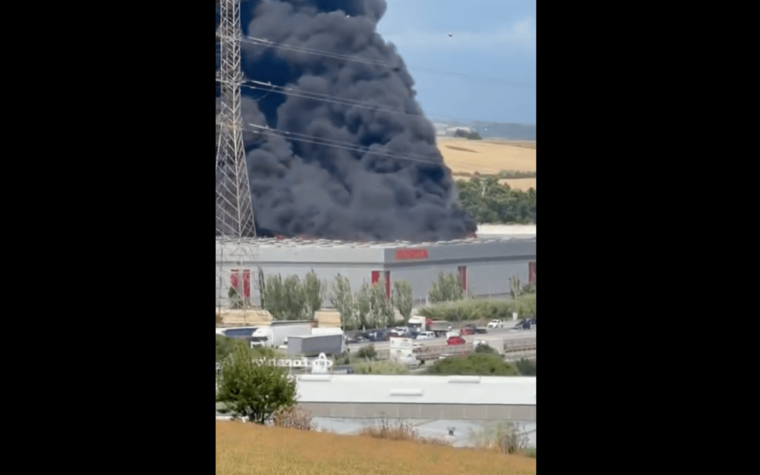 Huge fire erupts at Honda warehouse in Barcelona